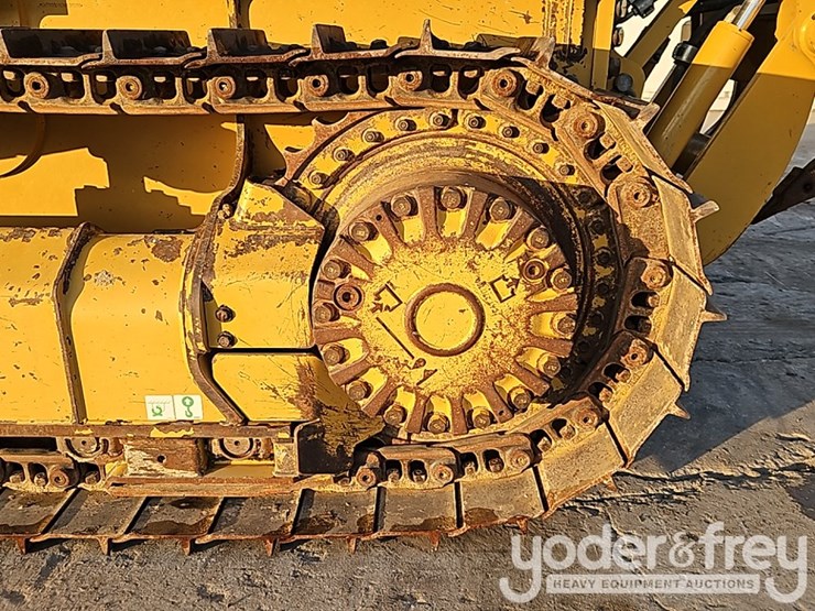 2022-caterpillar-d1-image-11