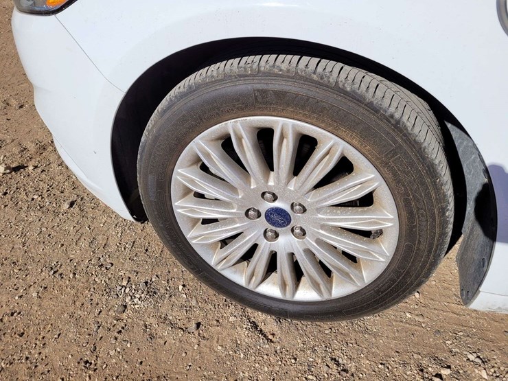 2016-ford-fusion-se-luxury-energi-sedan-4d-image-17