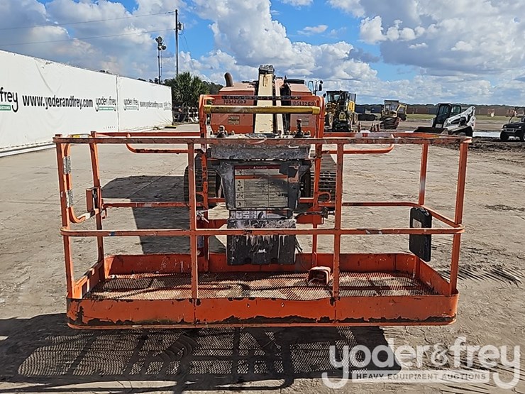 2016-jlg-600sc-image-15