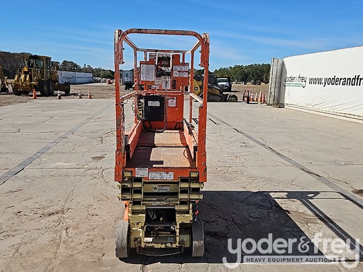 2017-jlg-1930es-image-11