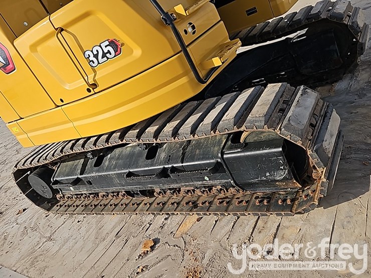 2021-caterpillar-325-image-13