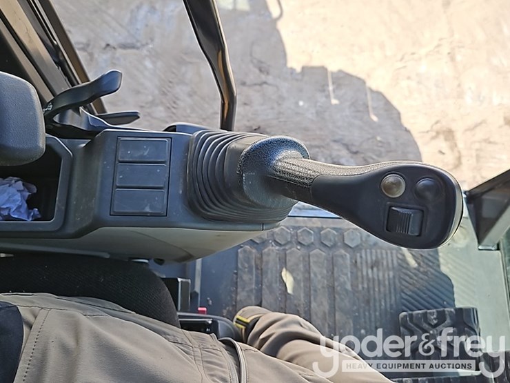 2023-caterpillar-315-image-37