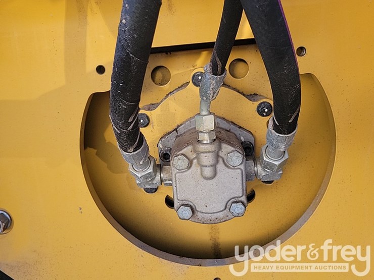 2025-caterpillar-cb4.0-image-22