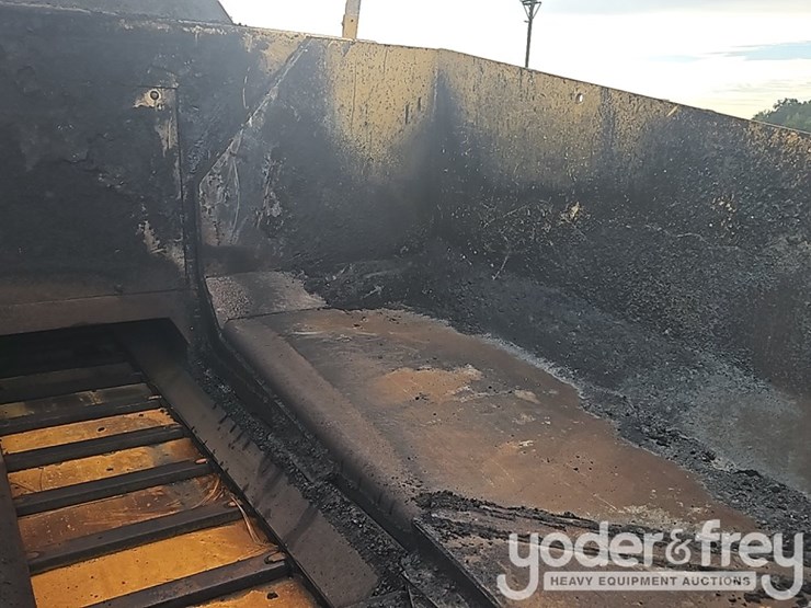 2012-caterpillar-ap-1055e-image-16