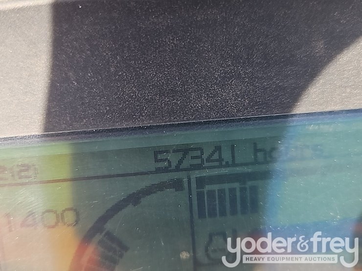 2018-caterpillar-cb34b-image-24