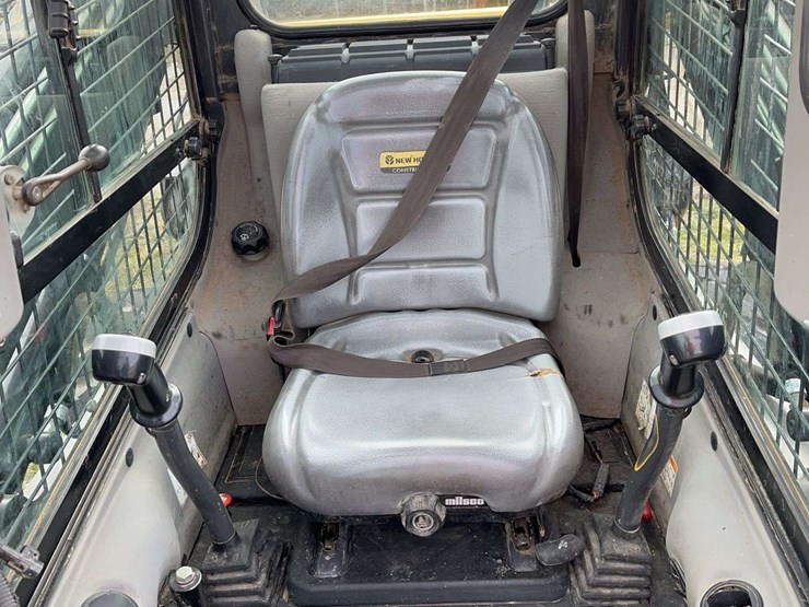 2018-new-holland-l228-image-12