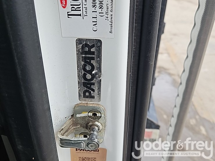 2021-peterbilt-567-image-39