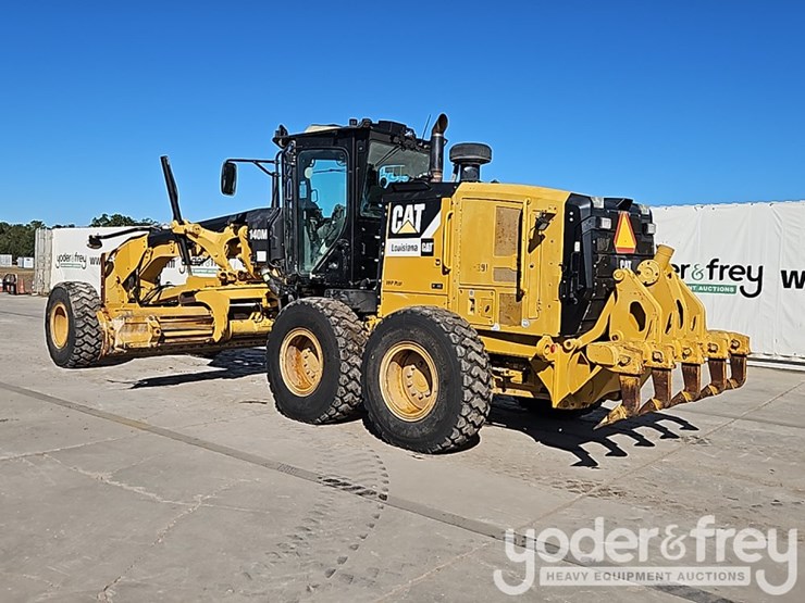 2013-caterpillar-140m2-image-4