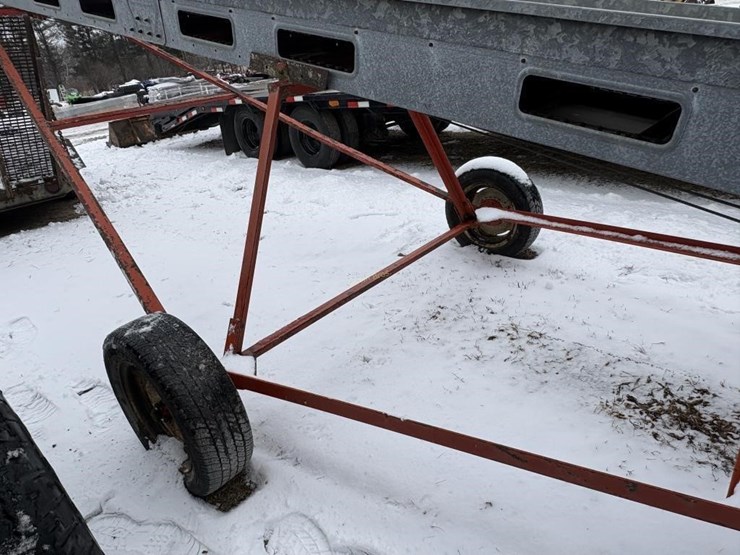 owatonna-205-40'-bale-elevator-image-7