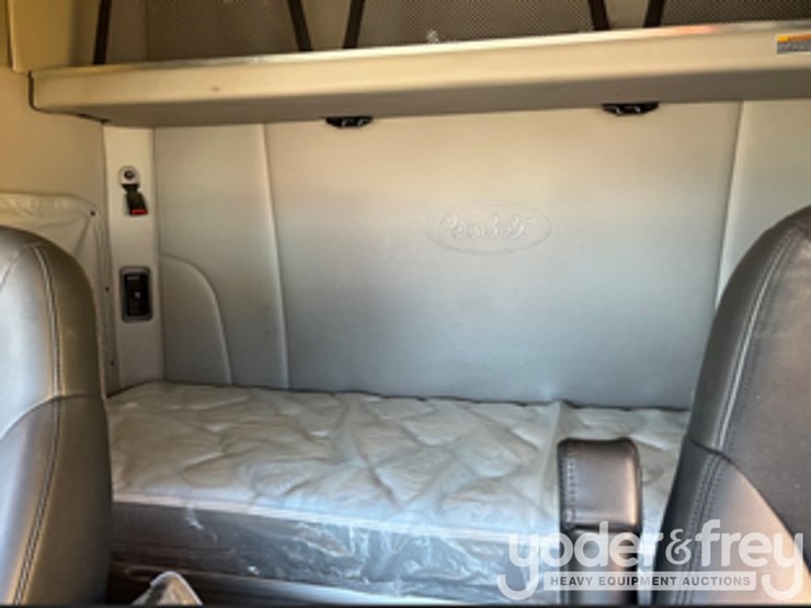 2024-peterbilt-579-image-5