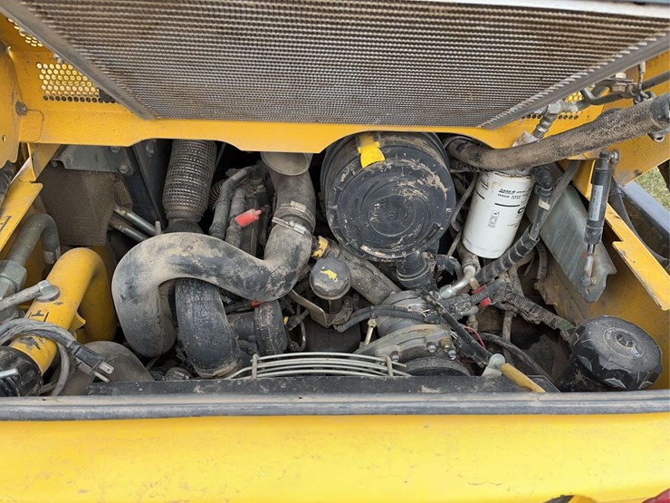 2018-new-holland-l228-image-8