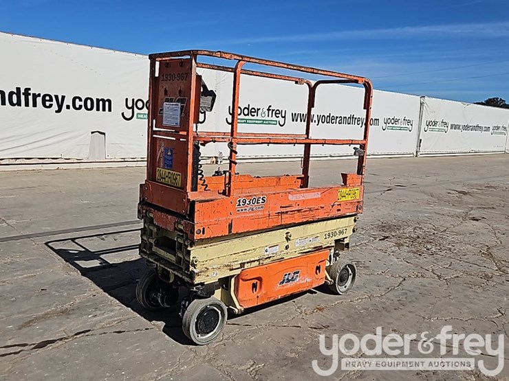 2016-jlg-1930es-image-1