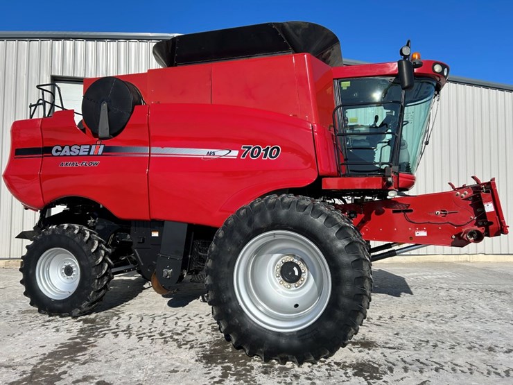 2007-case-ih-7010-image-1