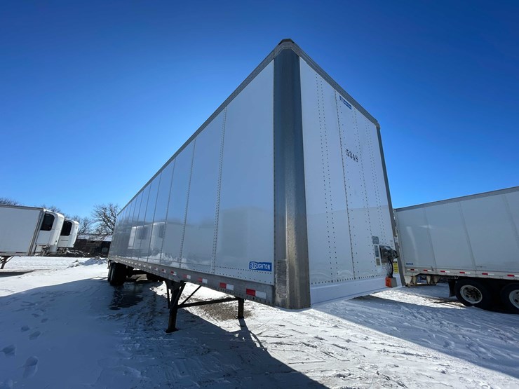 2023-stoughton-trailer-image-3