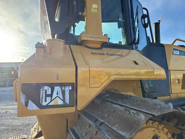 2016-caterpillar-d6n-lgp-image-30