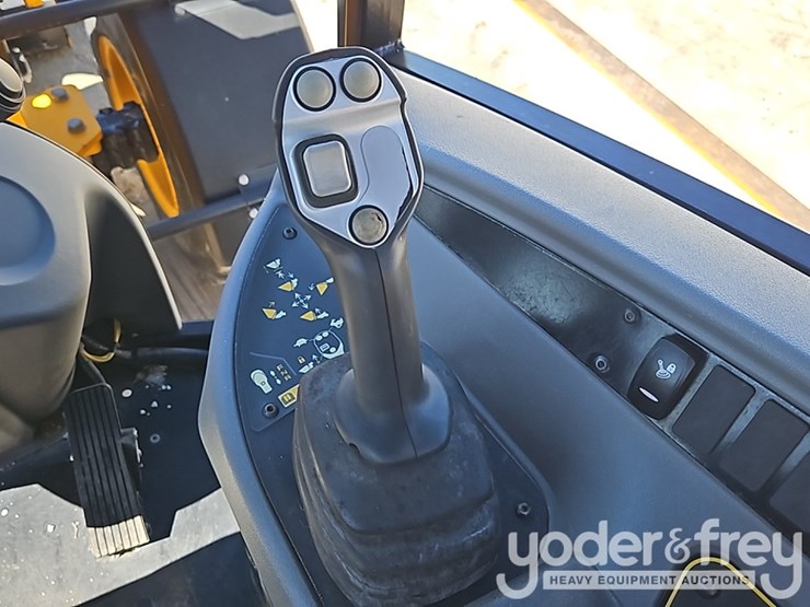 2023-jcb-407-image-29