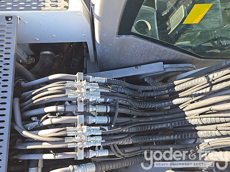 2016-volvo-ew180e-image-28