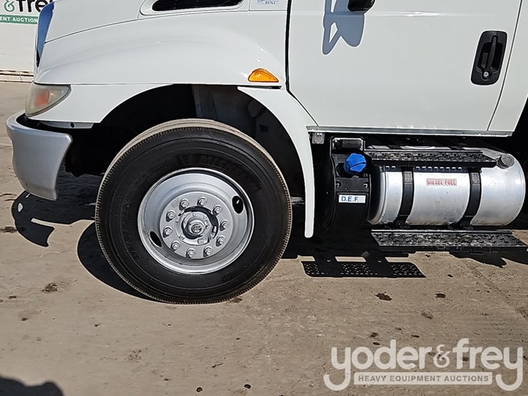 2016-international-durastar-4300-image-12