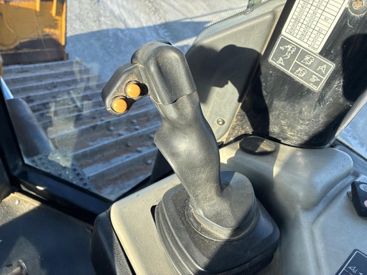 2016-caterpillar-d6n-lgp-image-75