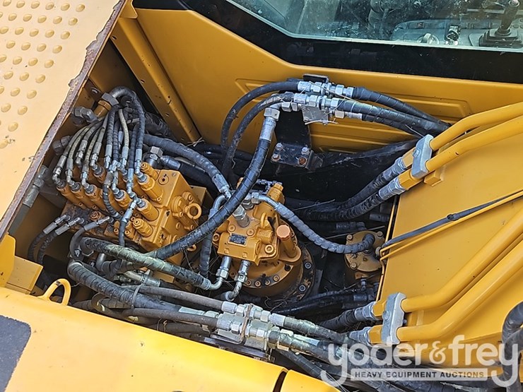 2022-sany-sy135c-image-30