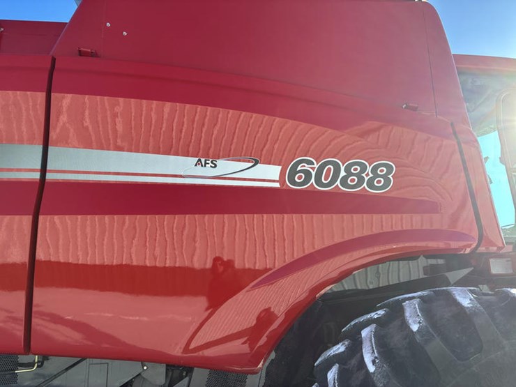 2010-case-ih-6088-image-15