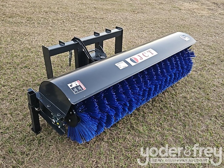 jct-84"-angle-broom-to-suit-skidsteer-image-4