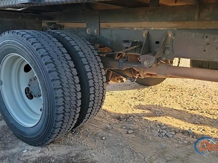 2015-ford-f550-image-14