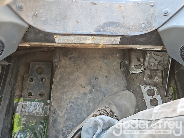 2023-bobcat-t450-image-25