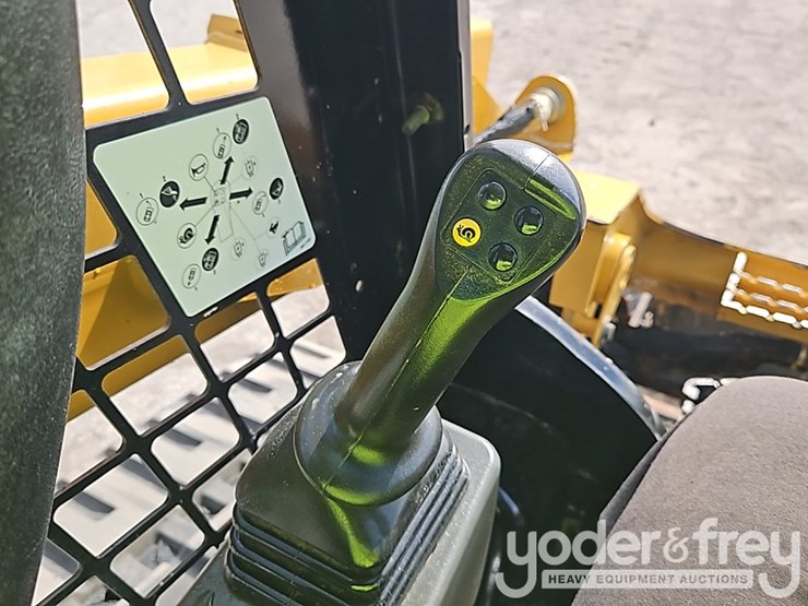 2021-caterpillar-289d3-image-15