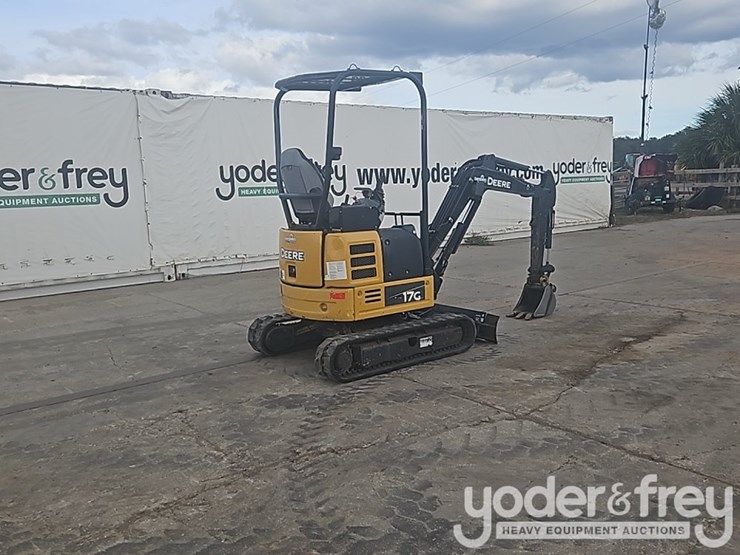 2018-deere-17g-image-4