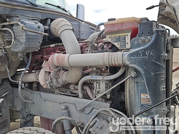 2021-peterbilt-567-image-24