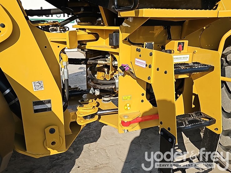 2026-caterpillar-930-image-19