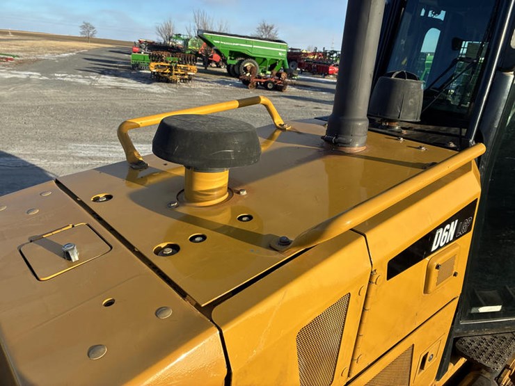 2016-caterpillar-d6n-lgp-image-58