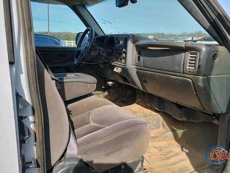 2003-gmc-2500hd-image-5