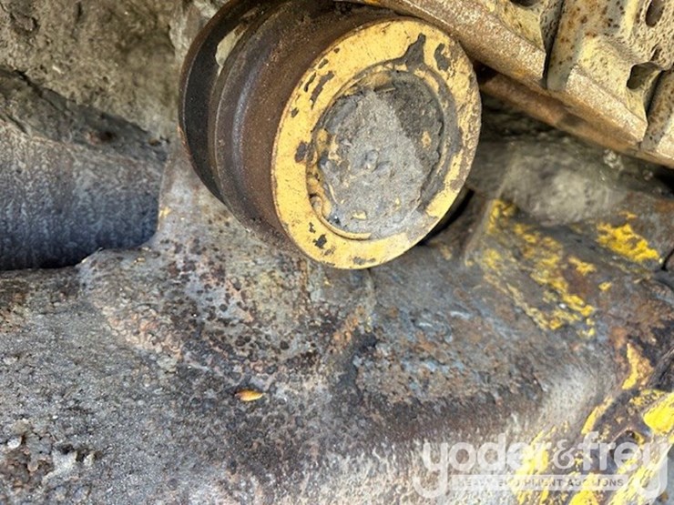 2018-komatsu-d61px-24-image-9