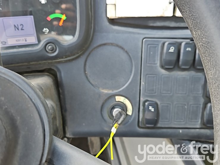 2017-caterpillar-tl642d-image-30