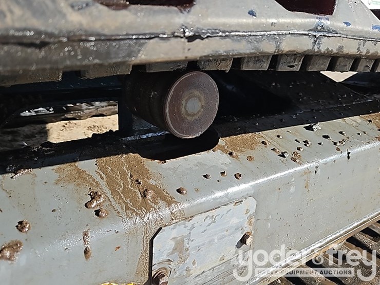 2012-takeuchi-tb250-image-24