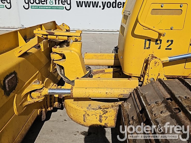 2022-komatsu-d61px-24-image-17