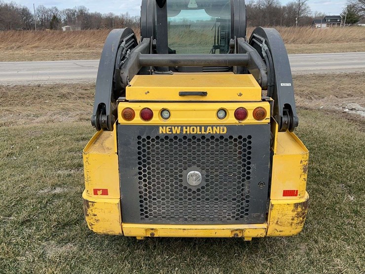 2018-new-holland-l228-image-6