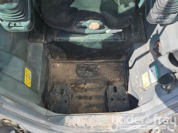 2022-bobcat-t76-image-25