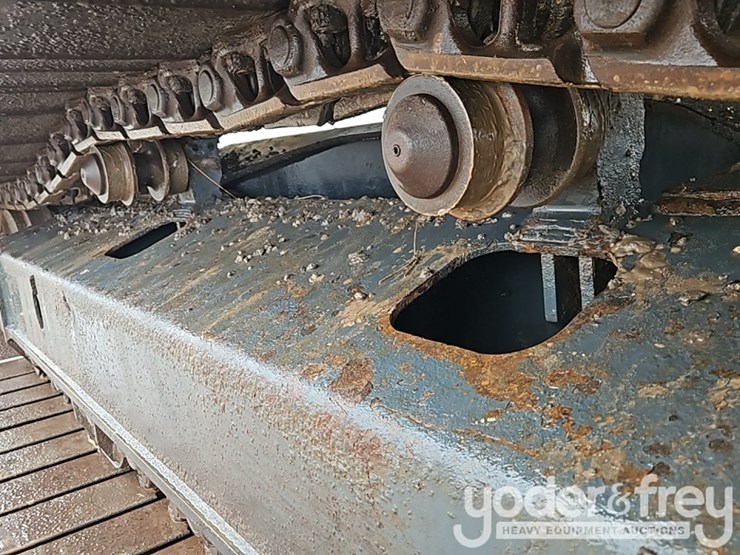 2021-komatsu-pc210-lc-11-image-11