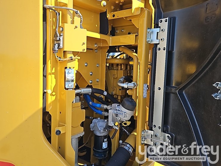 2023-caterpillar-315-image-32