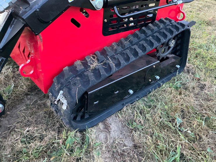 #1018-•-unused-future-ft360t-skid-steer-loader*-image-11