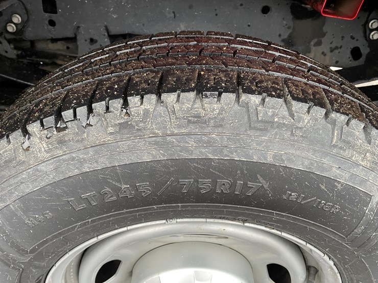 2021-ford-f350-xl-image-29