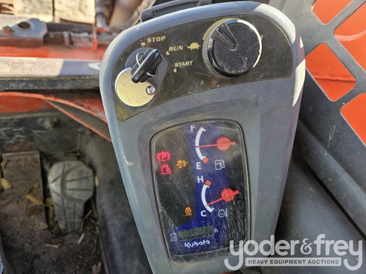 2015-kubota-ssv75-image-23