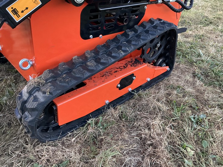 #1002-•-unused-future-ft36c-skid-steer-loader-image-12