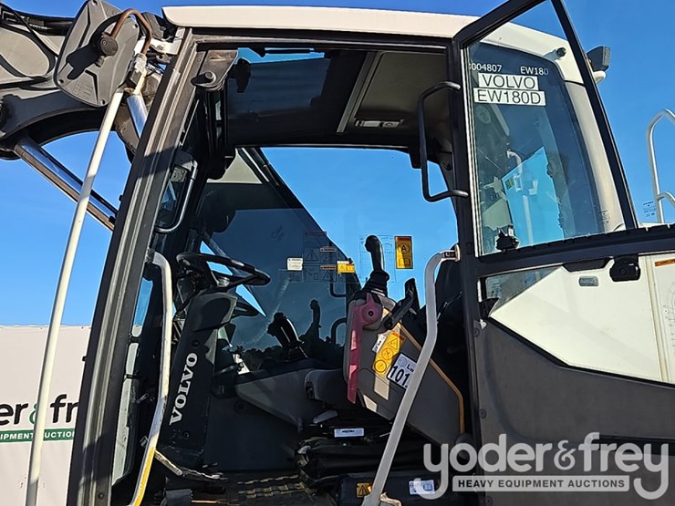 2016-volvo-ew180e-image-33