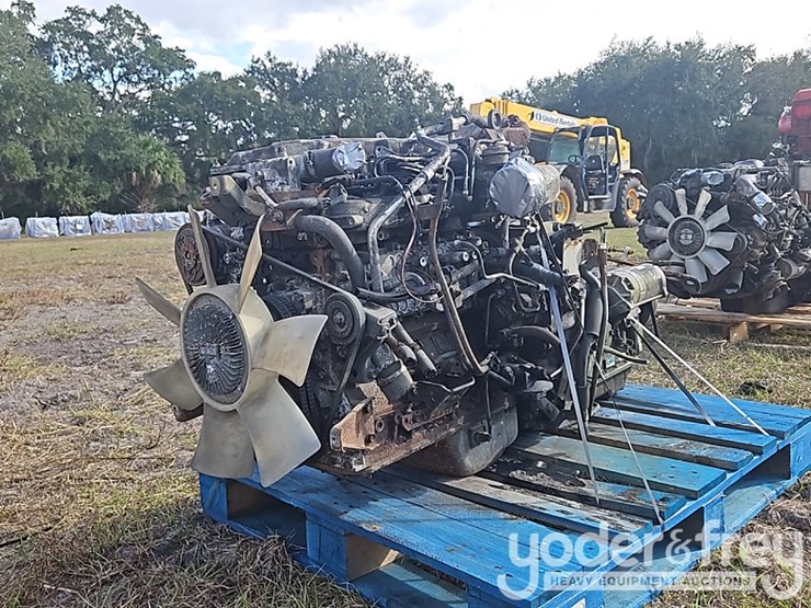 izuzu-4hk1tc-engine,-c/w-asian-transmission-take-out-core-image-2