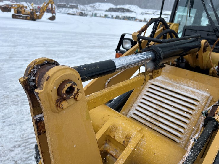 caterpillar-903d-image-19