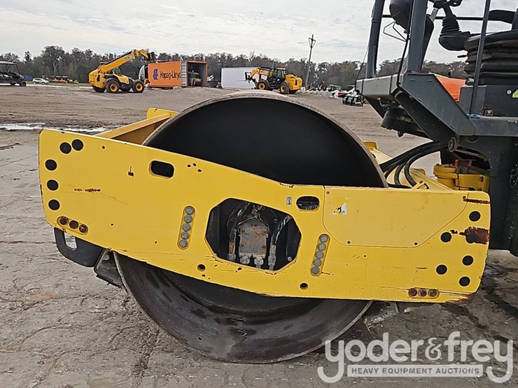 2017-bomag-bw211d-5-image-13